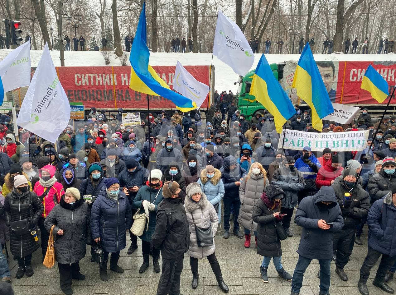 Аграрии протестуют под Кабмином. Фото: Страна