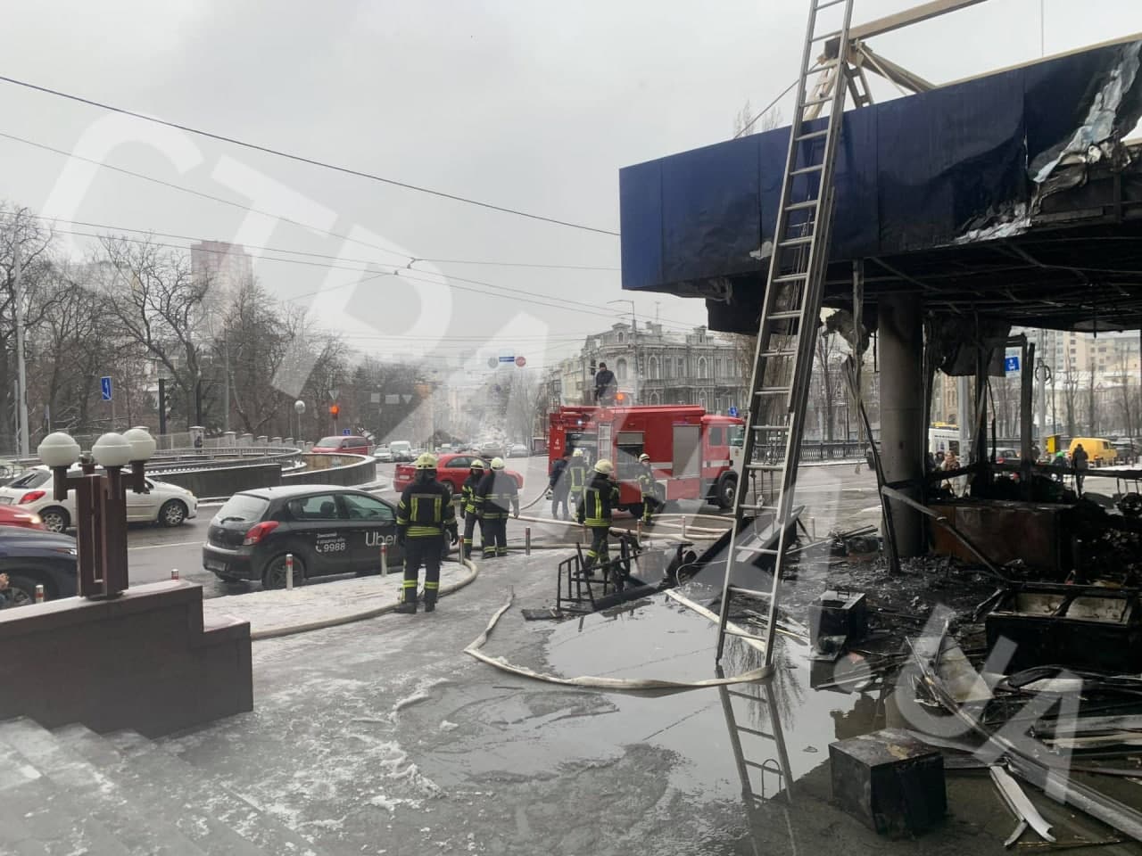 Фото "Страны" с места пожара в Киеве